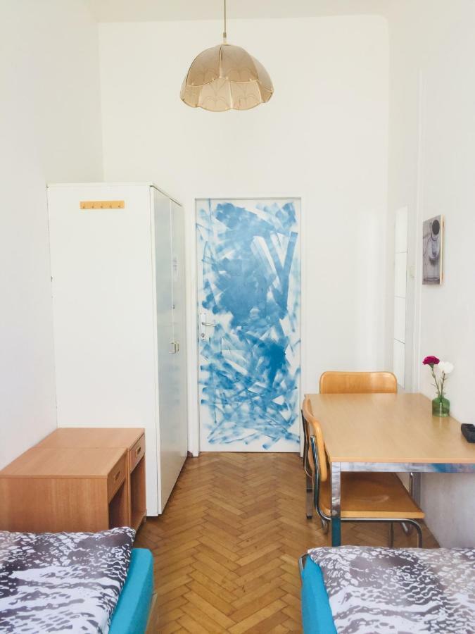Chichilli Hostel Vienne Extérieur photo