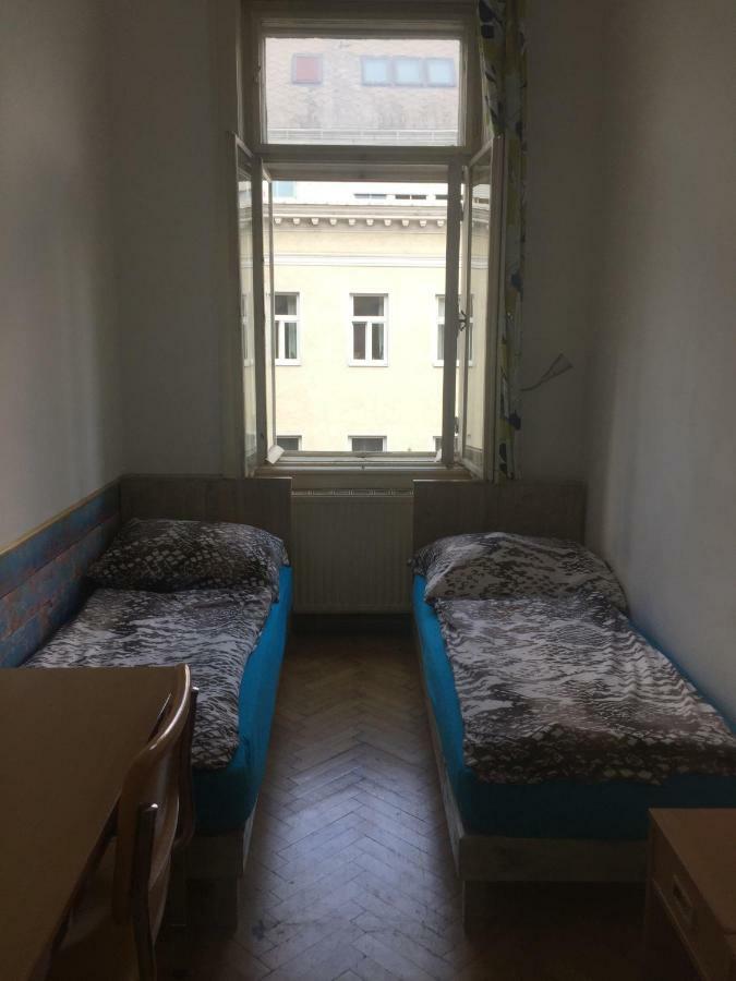 Chichilli Hostel Vienne Extérieur photo